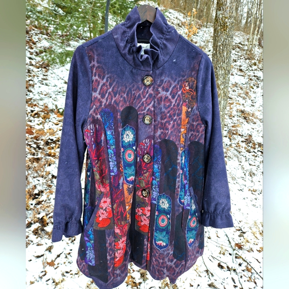 Aria. A Women's Button Up Jacket Long Ruffled Collar Size L Purple Floral Animal